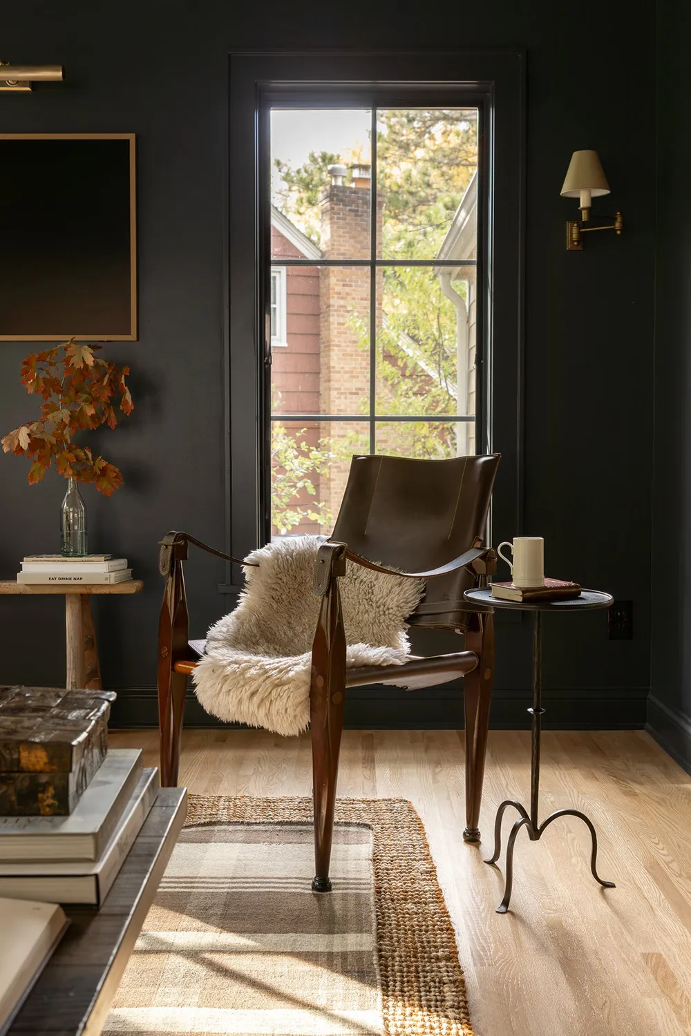 Песочная кухня и драматичная гостиная: уютная дача в Миннеаполисе - Gallery image 10