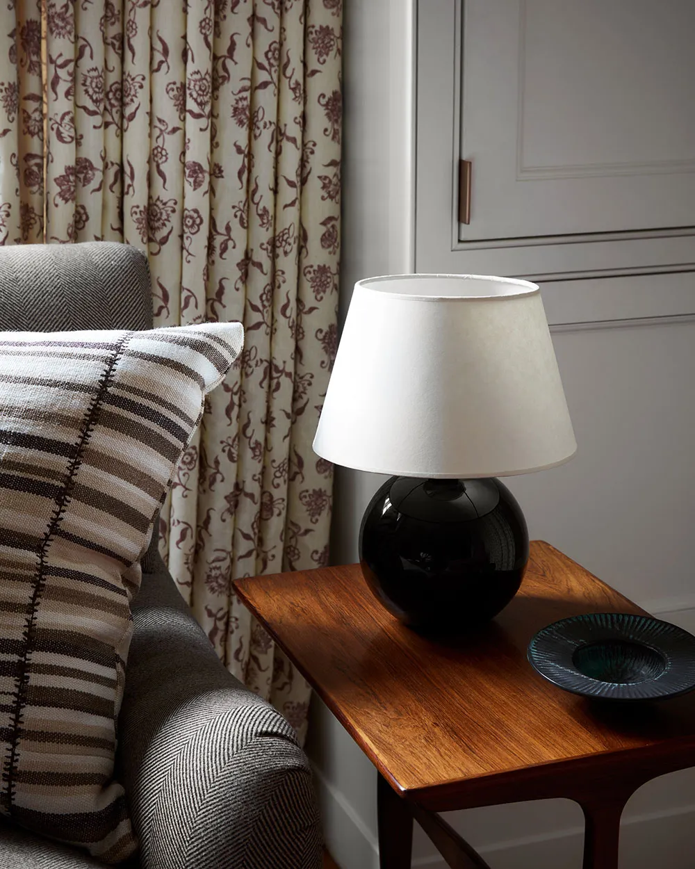 Строгий и элегантный интерьер для врача в Нью-Джерси - Gallery image 12