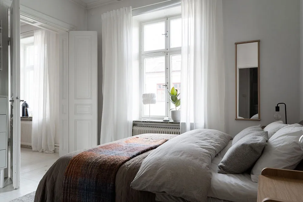 Уютный белый интерьер с лёгкими тёмными акцентами (57 кв. м) - Gallery image 10