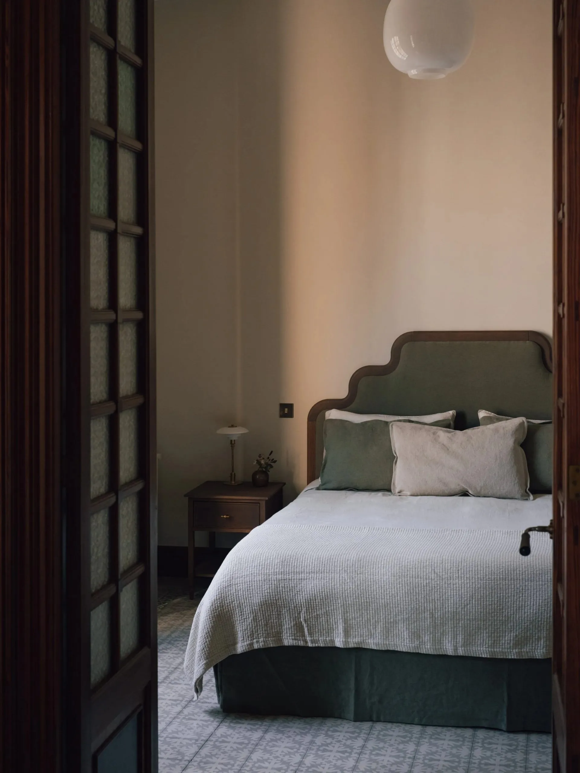 Eleganckie i atmosferyczne wnętrza domu typu townhouse XIX wieku na Majorce - Gallery image 7