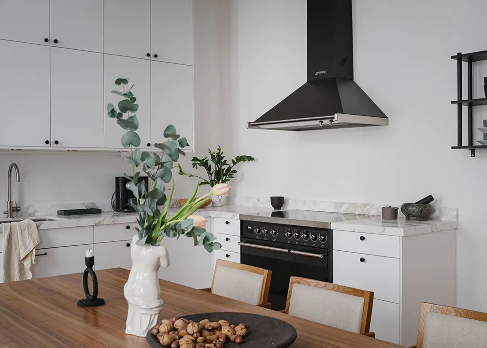 Agradable minimalismo escandinavo en un edificio antiguo en Estocolmo (67 m²) - Gallery image 23