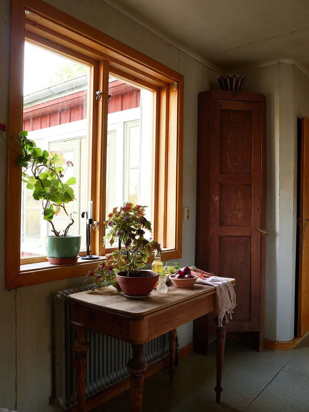 Kiedy wiek koloruje: bardzo stary kotedż w Szwecji - Gallery image 18