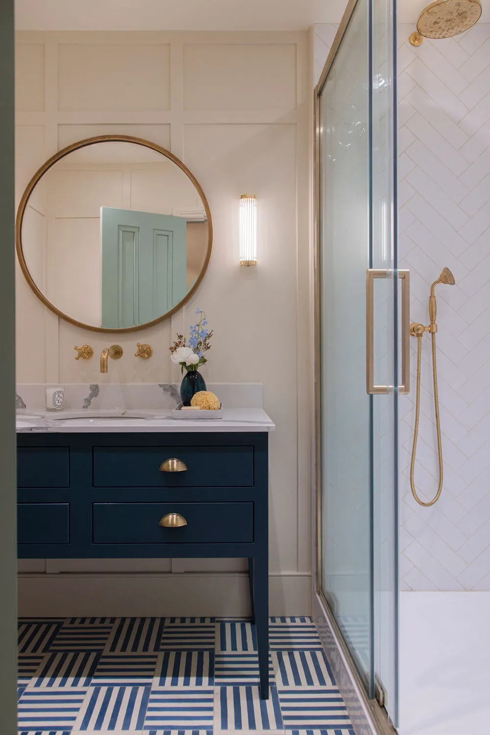 Hermoso interior inglés a color: apartamentos en un edificio histórico en Londres - Gallery image 23