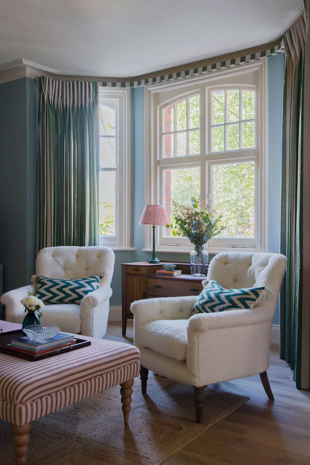 Hermoso interior inglés a color: apartamentos en un edificio histórico en Londres - Gallery image 2