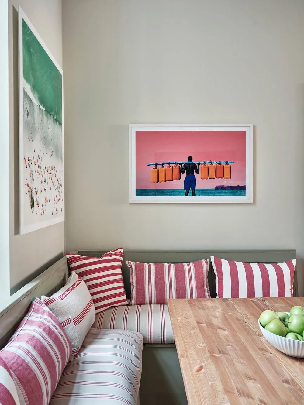 Оливковые стены и обилие декора: дом в Лондоне - Gallery image 14