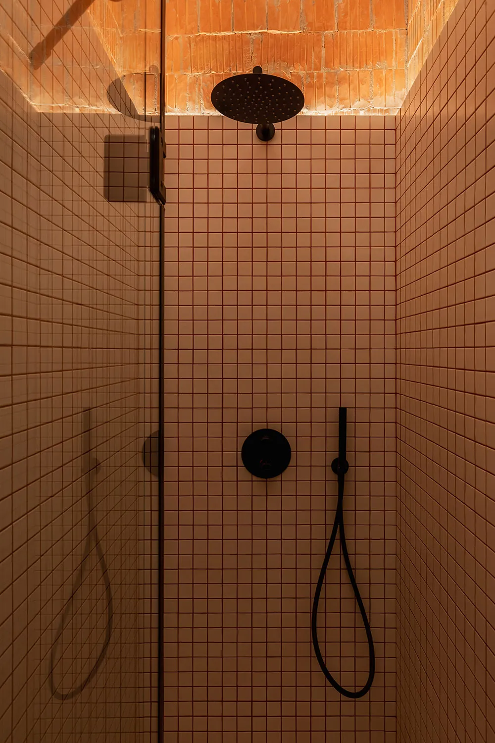 Concrete, Wood and Colorful Accents: Stylish Apartment in Kyiv - Gallery image 31