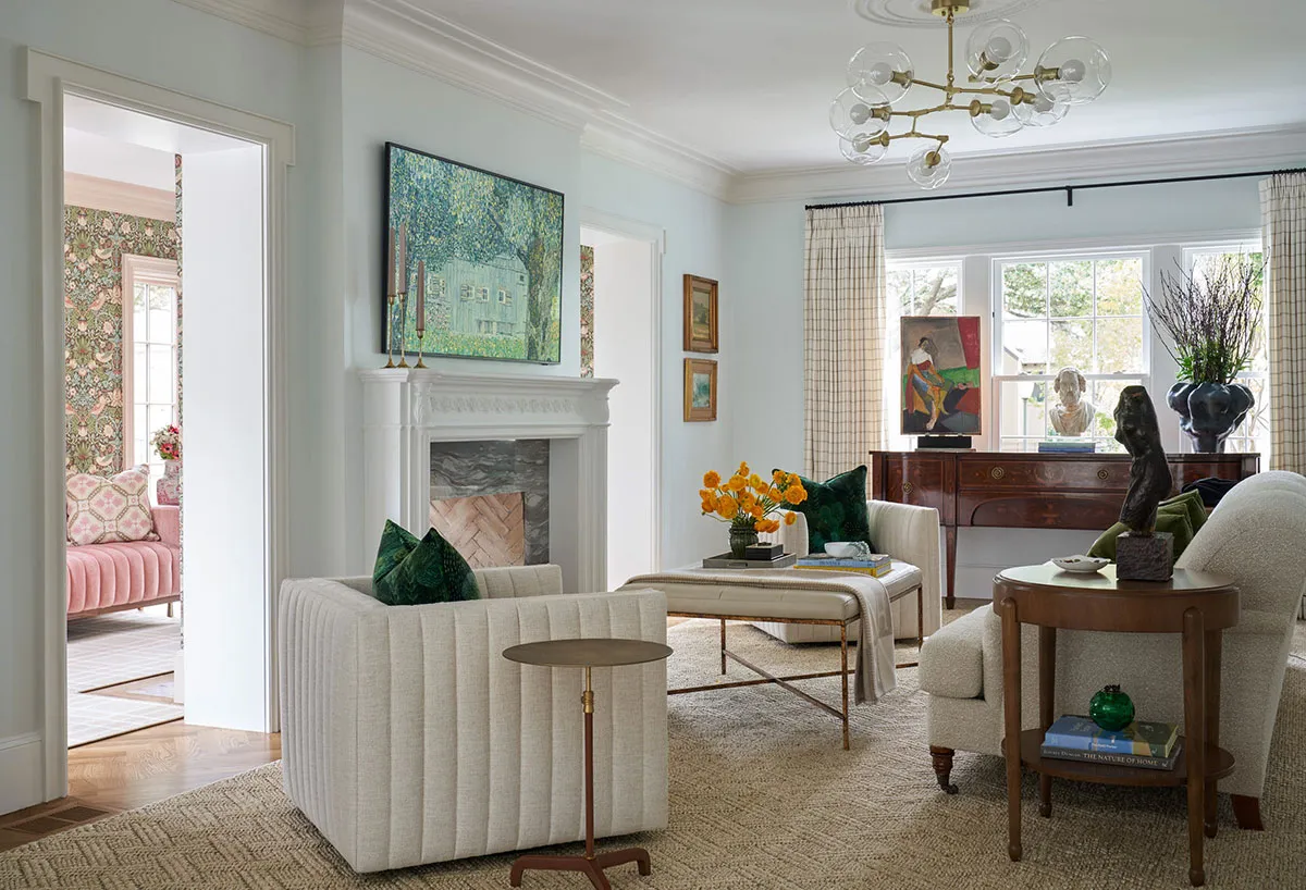 Leichte Pastelltöne und Wandpapiere in der Gestaltung eines schönen Hauses in Texas - Gallery image 5