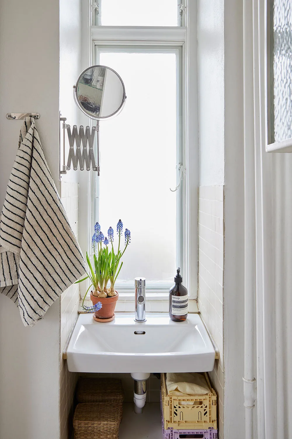 Яркие краски и бу мебель: уютная квартира в Копенгагене - Gallery image 19