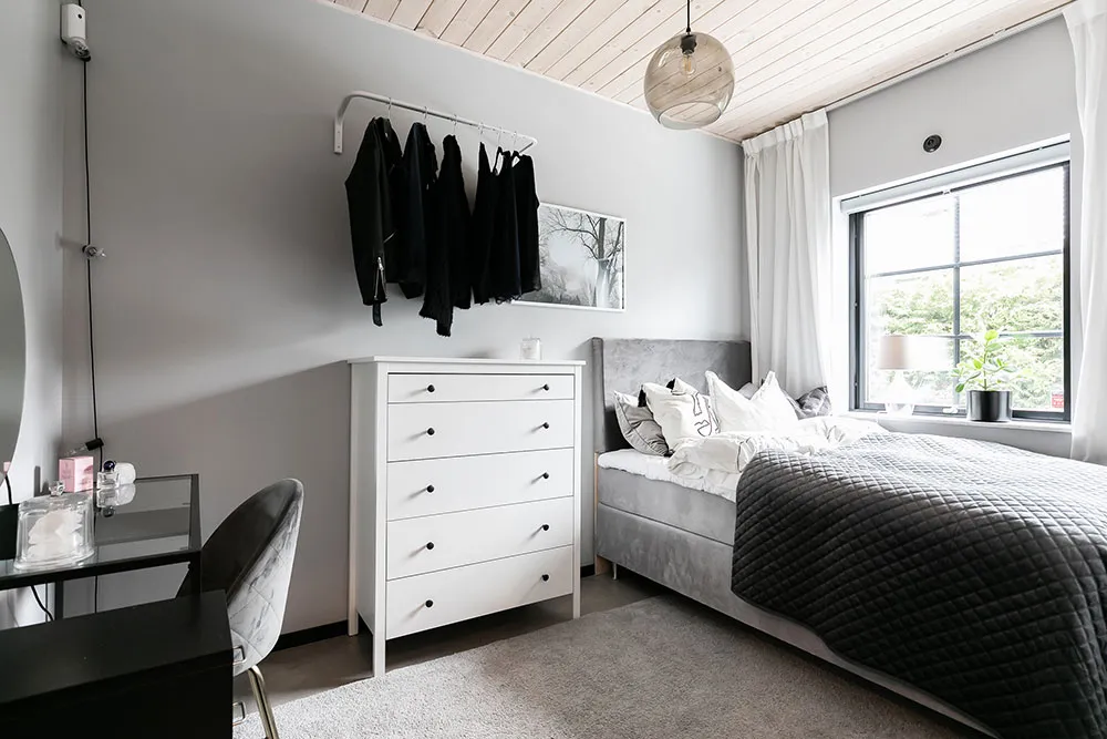 Cottage noir avec intérieur industriel - Gallery image 15