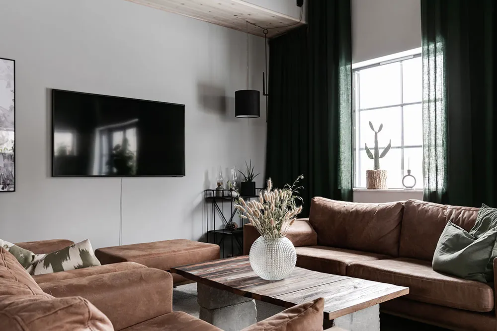 Cottage noir avec intérieur industriel - Gallery image 12