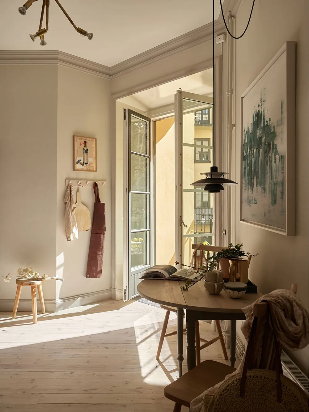 Gemütlicher Interieur in warmen, sonnengefärbten Tönen (64 qm) - Gallery image 16