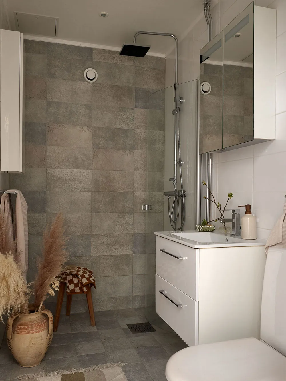 Gemütlicher Interieur in warmen, sonnengefärbten Tönen (64 qm) - Gallery image 24