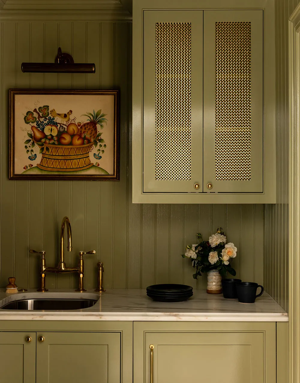 Beautiful Floral Prints and Green Tones in American Home Design - Gallery image 13