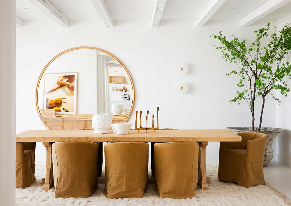 Beautiful white interior with ocean view in Australia - Gallery image 5