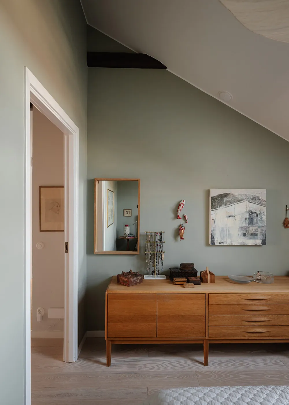 Живая мансарда с ретро-настроением в Стокгольме - Gallery image 22