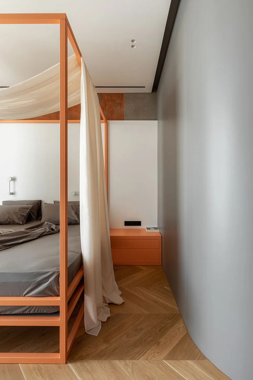 Concrete, Wood and Colorful Accents: Stylish Apartment in Kyiv - Gallery image 15