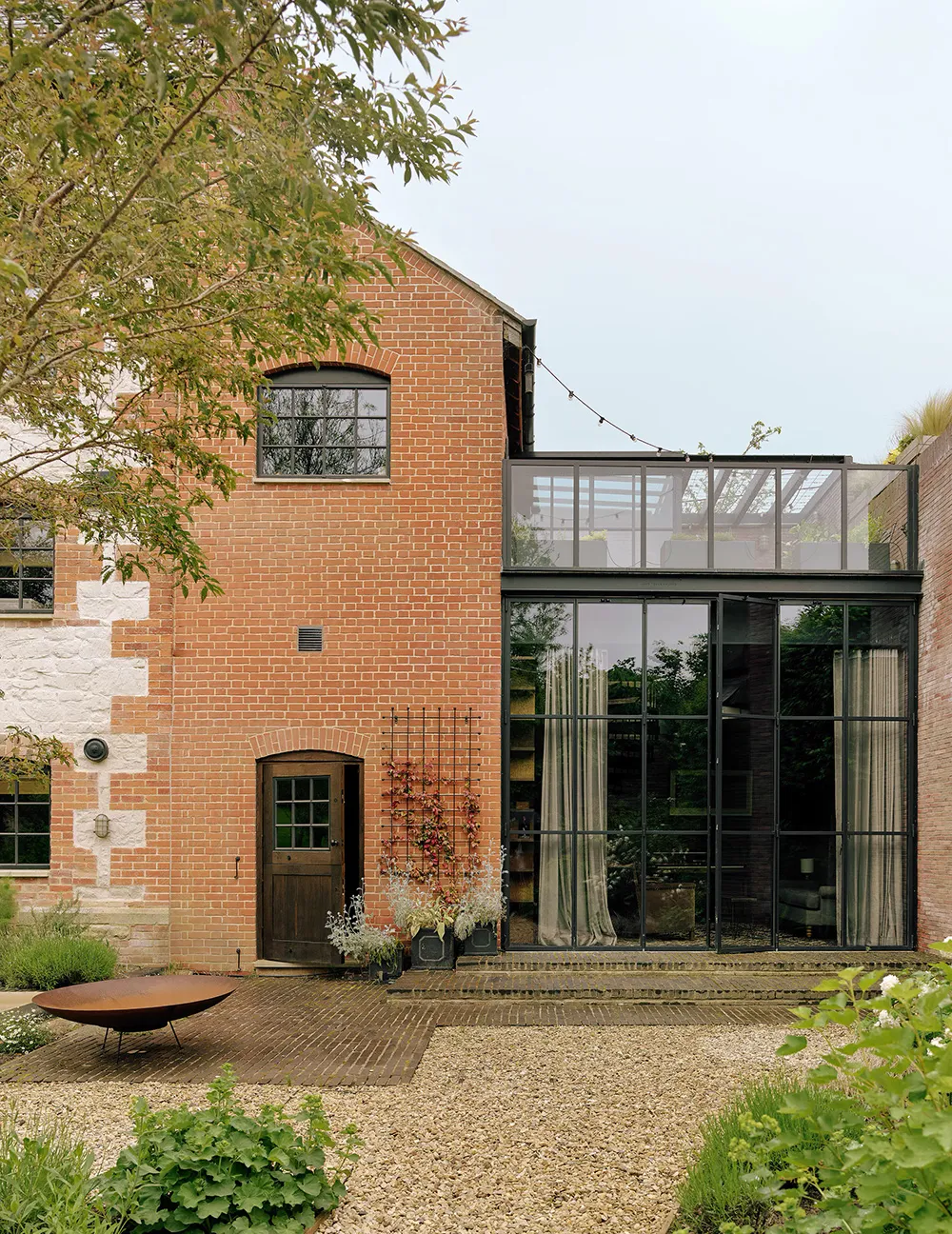 Ungewöhnliches Familienhaus in einer historischen Mühle aus dem 18. Jahrhundert in England - Gallery image 10