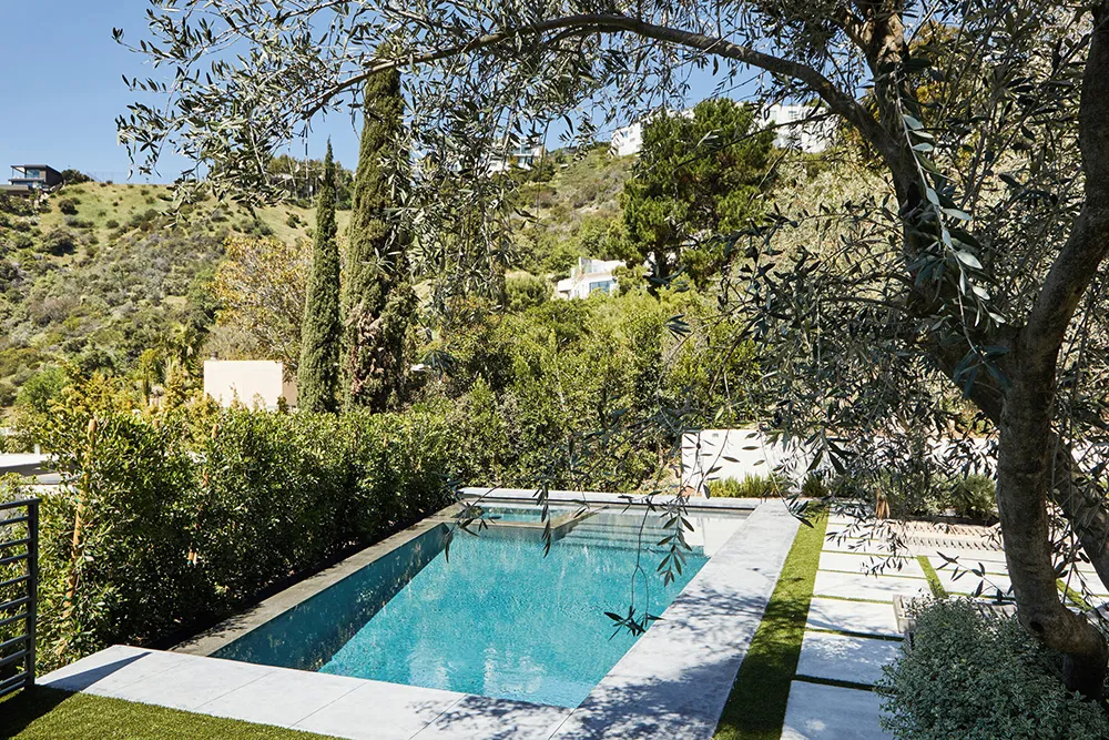 Стильный черно-белый дизайн дома в Лос-Анджелесе - Gallery image 15