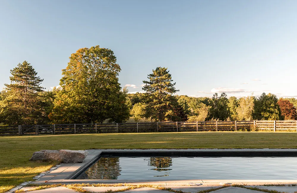 Beautiful Floral Prints and Green Tones in American Home Design - Gallery image 32