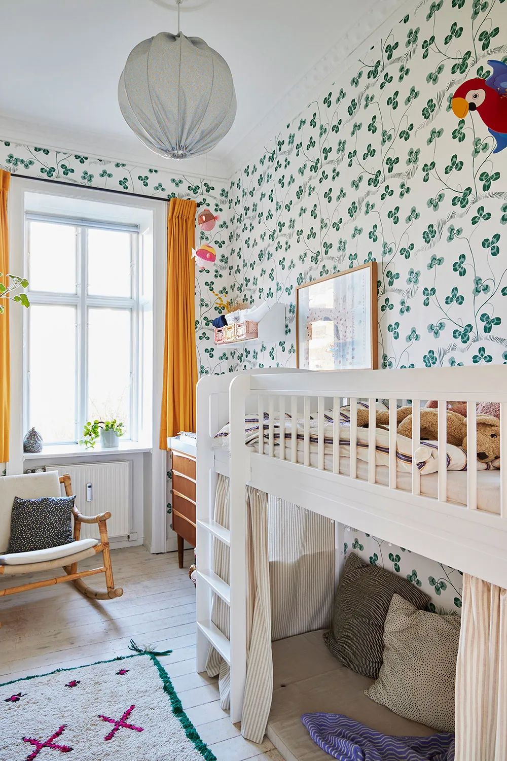 Яркие краски и бу мебель: уютная квартира в Копенгагене - Gallery image 15