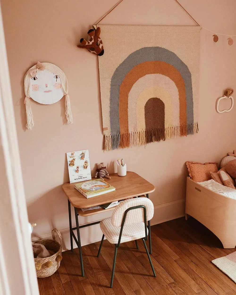 Miłe dziewczęce królestwo: pastelowo-różowy wnętrze w Nancy (Francja) - Gallery image 9