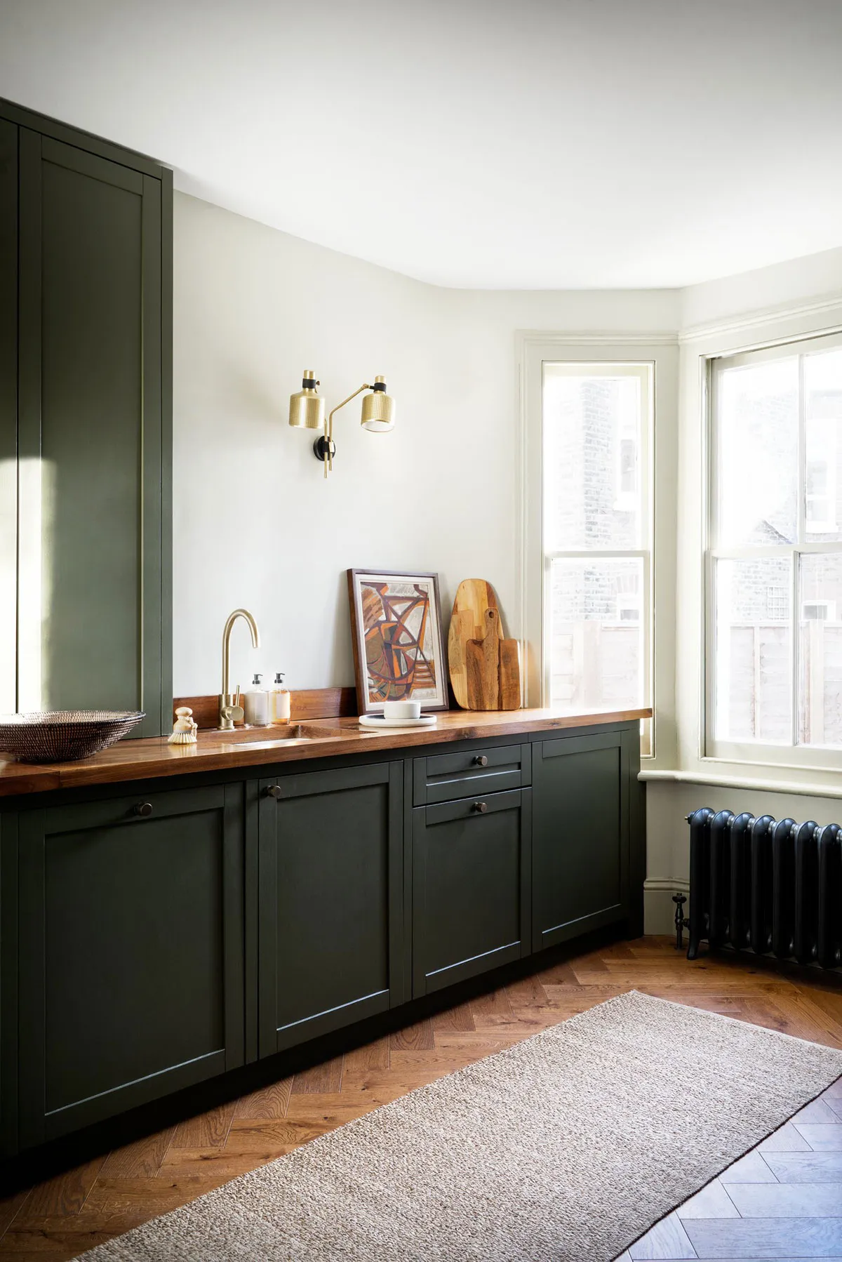 Стильные тёмные оттенки в дизайне квартиры в старом доме в Лондоне - Gallery image 10