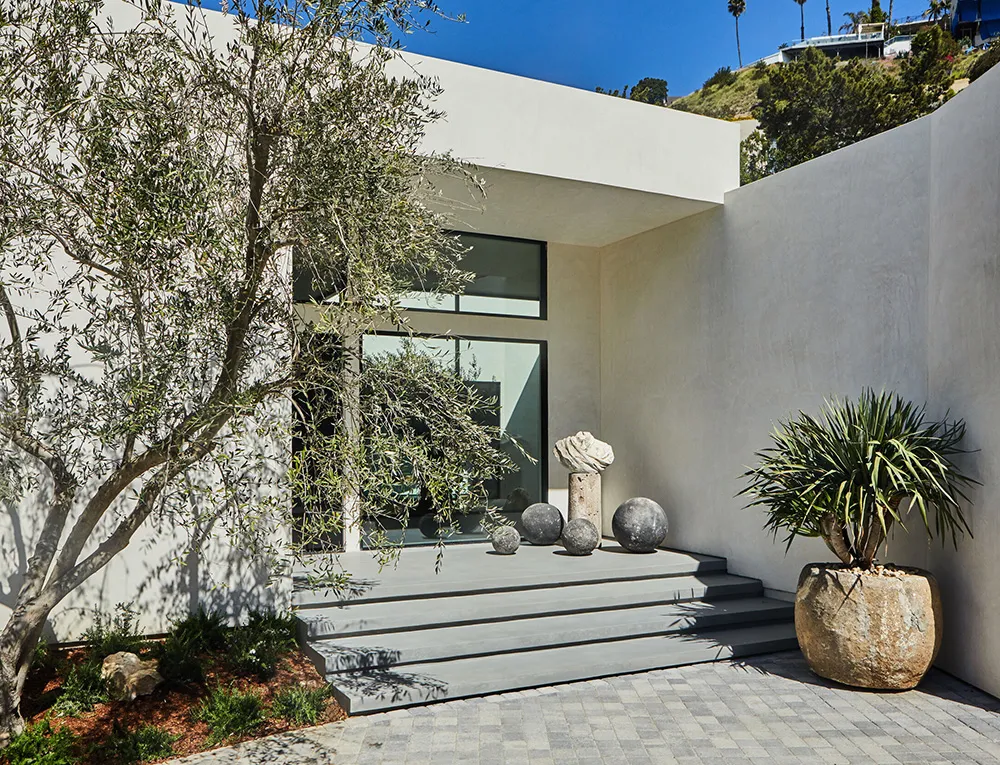 Стильный черно-белый дизайн дома в Лос-Анджелесе - Gallery image 1