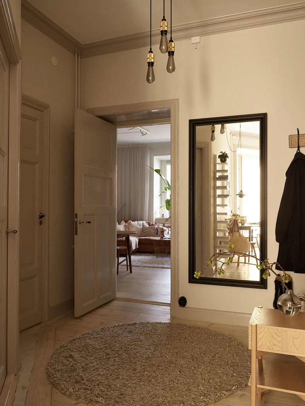 Gemütlicher Interieur in warmen, sonnengefärbten Tönen (64 qm) - Gallery image 23