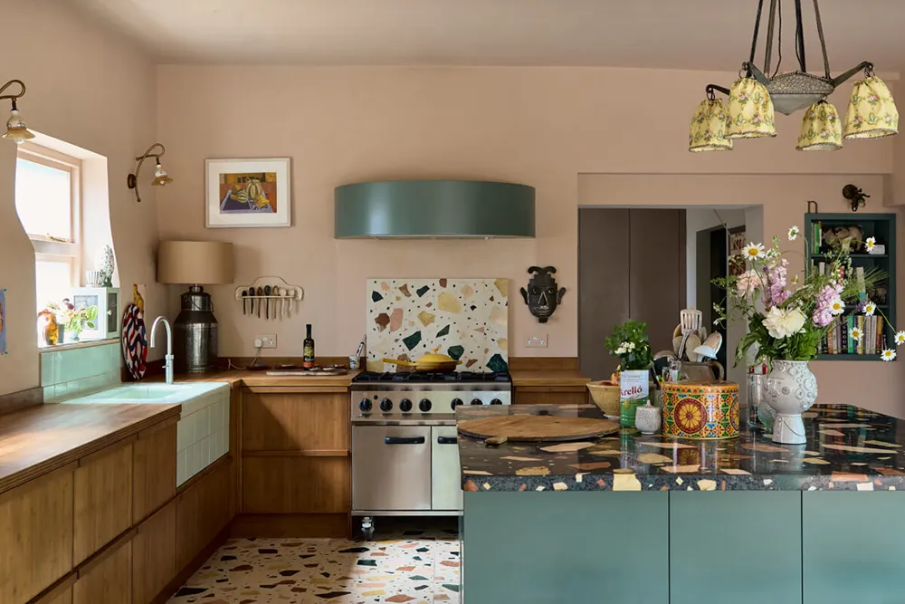 Царство принтів і орнаментів у дизайні яскравого георгіанського котеджу - Gallery image 3