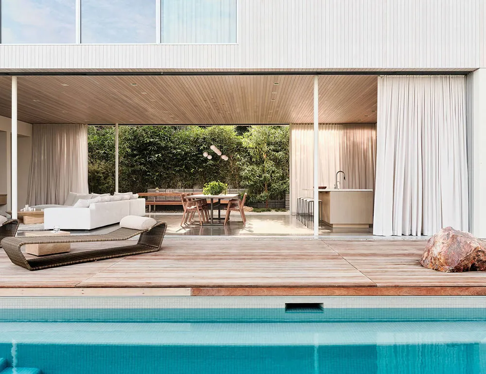 Необычный фасад і інтер'єр із багатьма текстурами: сучасний будинок у Каліфорнії - Gallery image 3