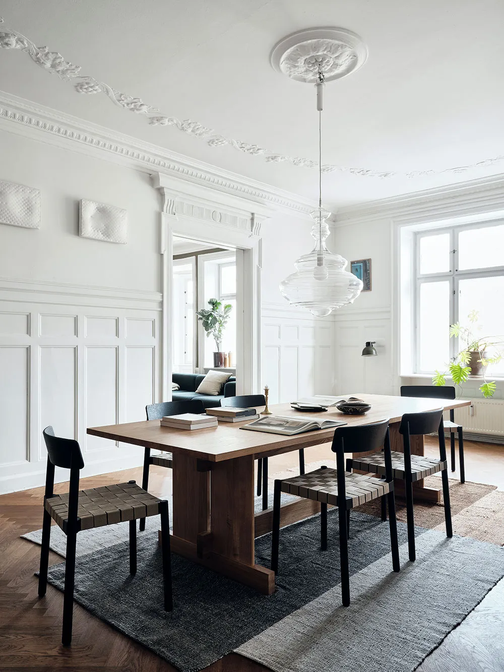 Сміливі відтінки та стильний дизайн квартири в відомому будинку в Копенгагені - Gallery image 4