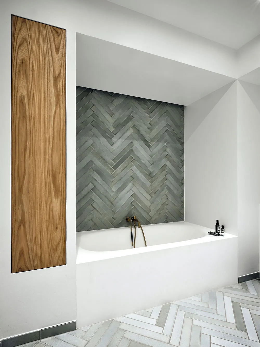 Сміливі відтінки та стильний дизайн квартири в відомому будинку в Копенгагені - Gallery image 10