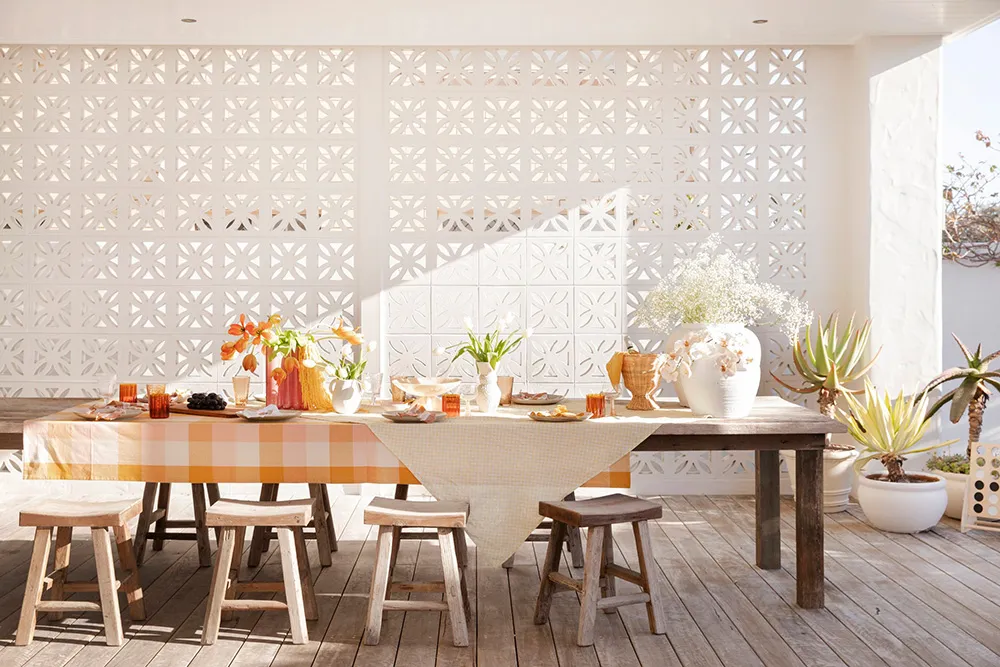 Beautiful white interior with ocean view in Australia - Gallery image 9