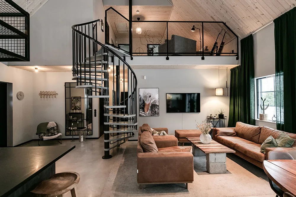 Cottage noir avec intérieur industriel - Gallery image 4