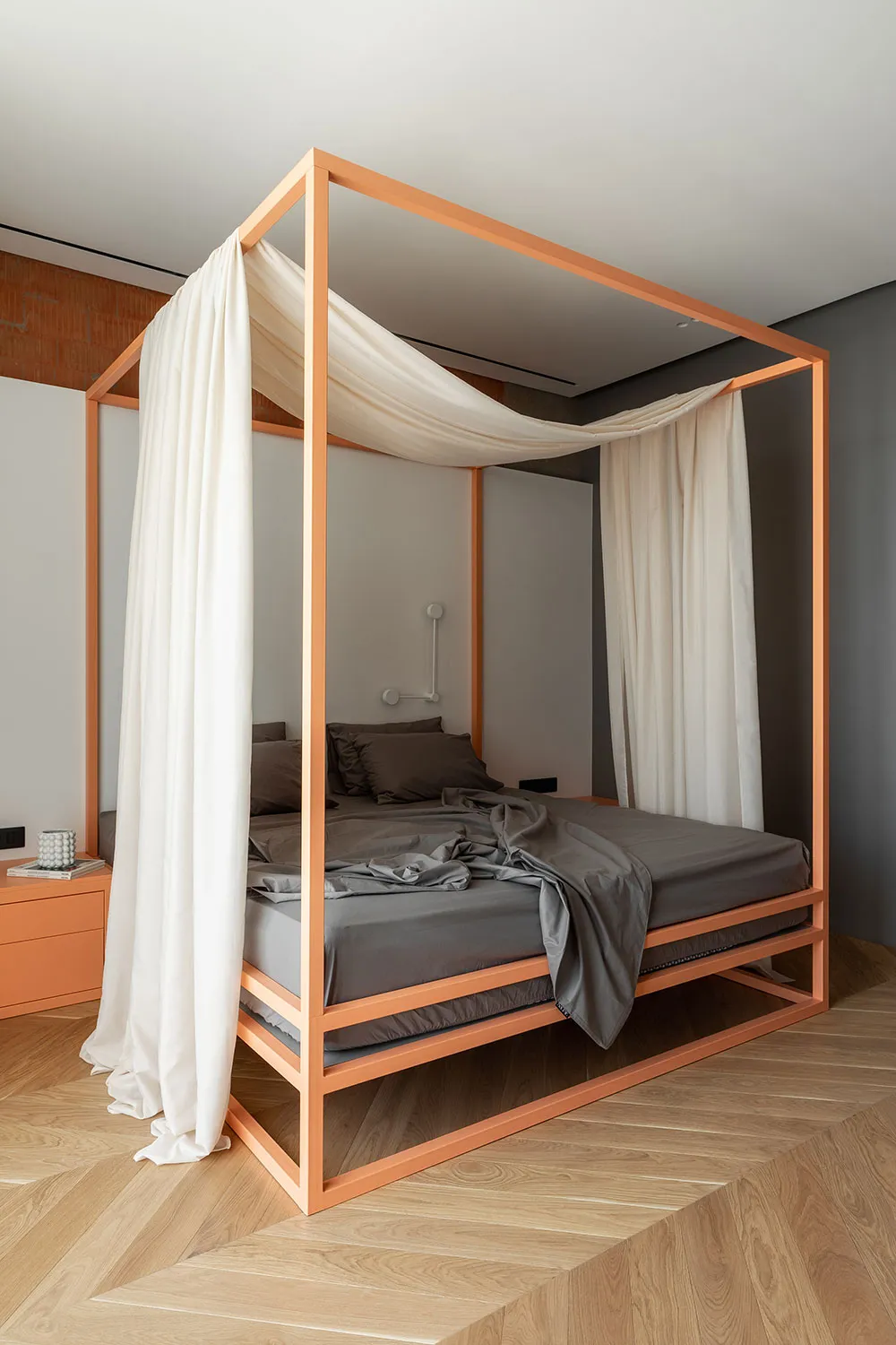 Concrete, Wood and Colorful Accents: Stylish Apartment in Kyiv - Gallery image 13