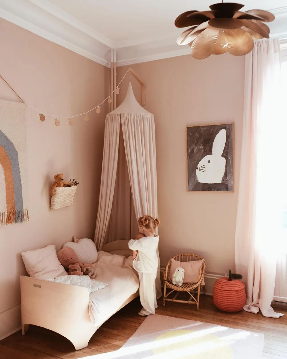 Miłe dziewczęce królestwo: pastelowo-różowy wnętrze w Nancy (Francja) - Gallery image 8