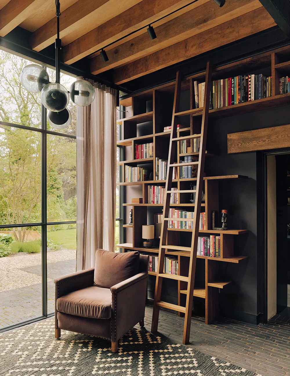 Ungewöhnliches Familienhaus in einer historischen Mühle aus dem 18. Jahrhundert in England - Gallery image 9