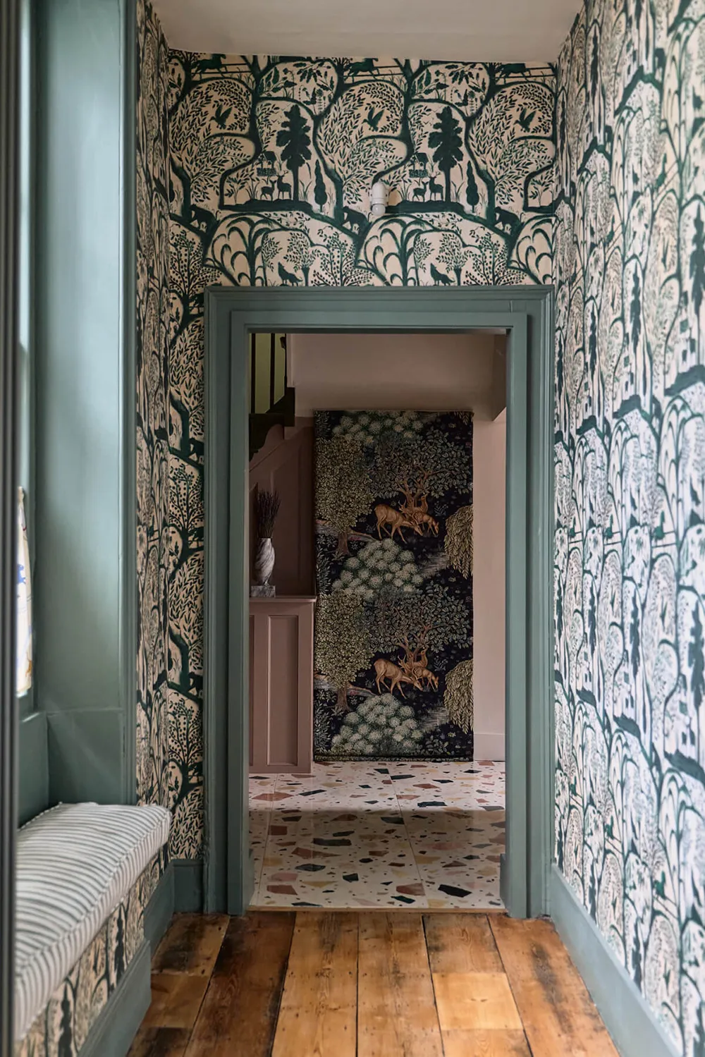 Царство принтів і орнаментів у дизайні яскравого георгіанського котеджу - Gallery image 10