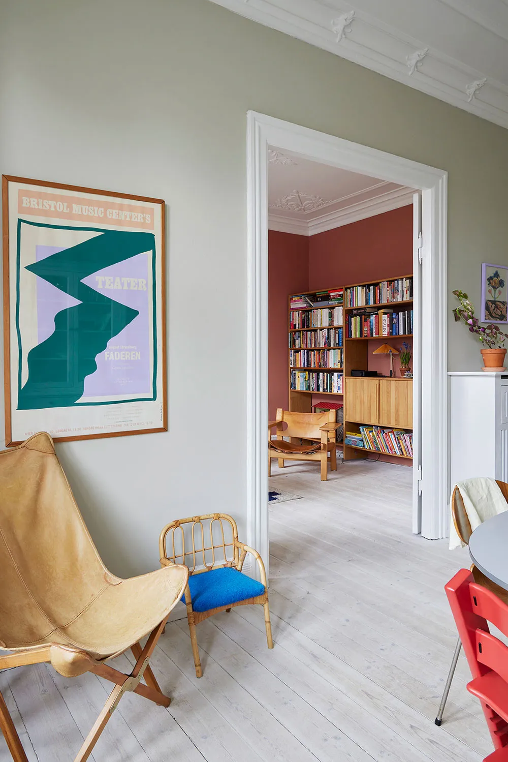 Яркие краски и бу мебель: уютная квартира в Копенгагене - Gallery image 8