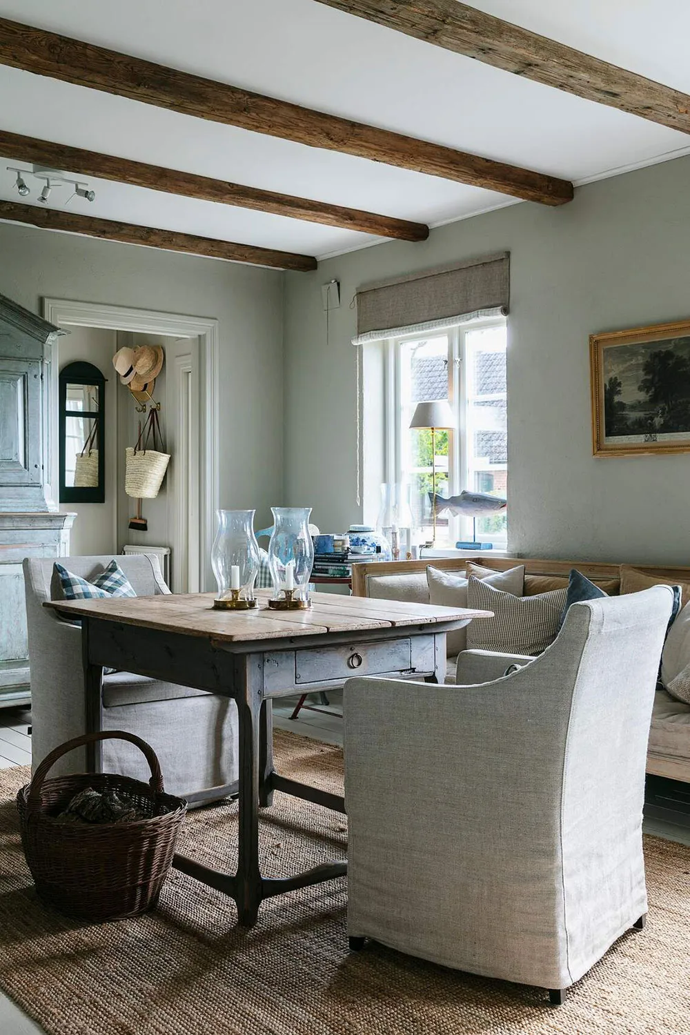 Вінтаж і легкі морські мотиви: затишна дача руками чоловіка в Швеції - Gallery image 4