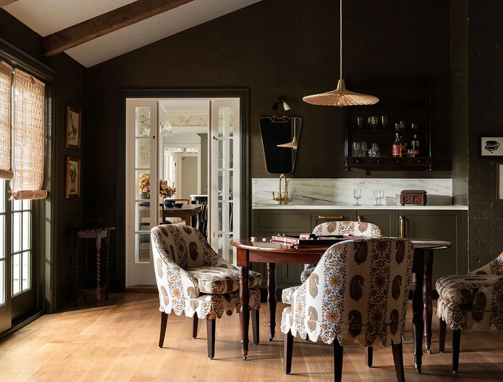 Beautiful Floral Prints and Green Tones in American Home Design - Gallery image 15