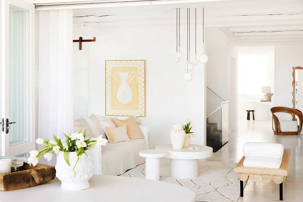 Beautiful white interior with ocean view in Australia - Gallery image 3