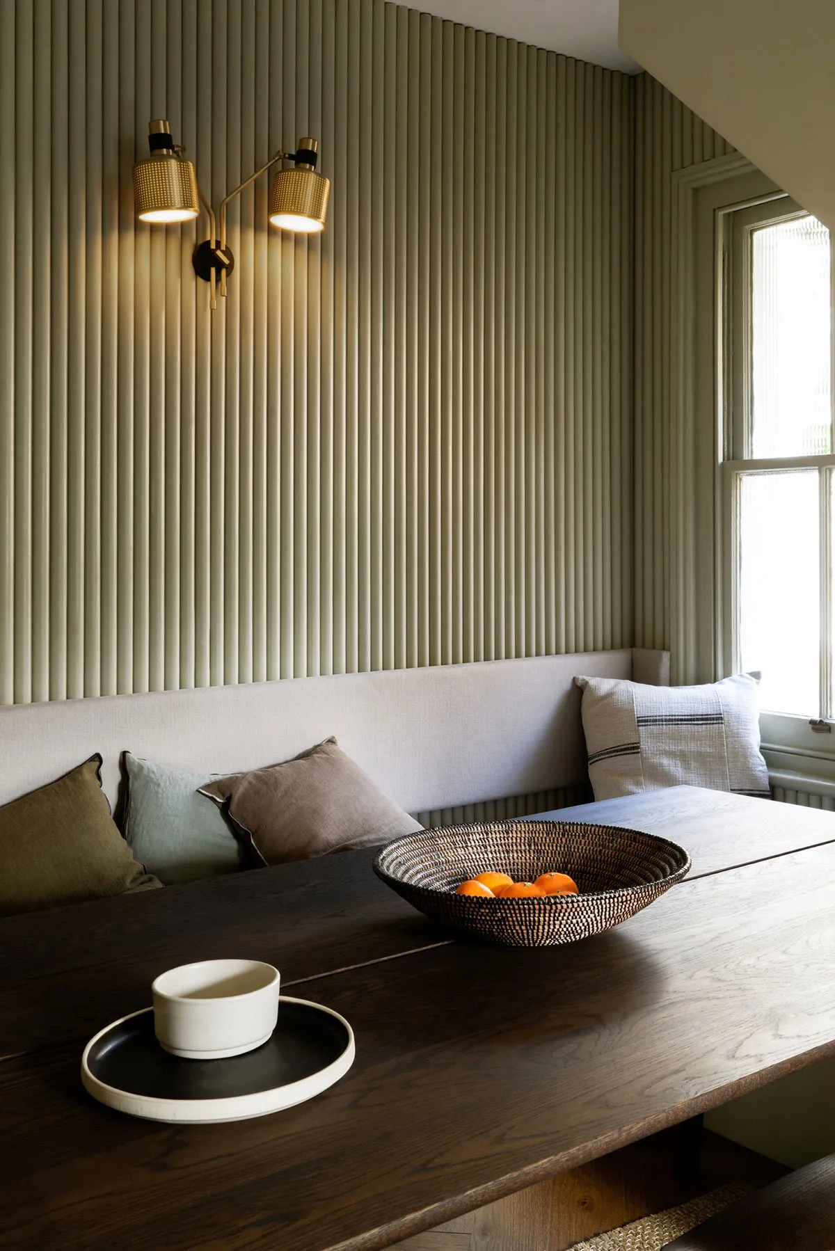 Стильные тёмные оттенки в дизайне квартиры в старом доме в Лондоне - Gallery image 13