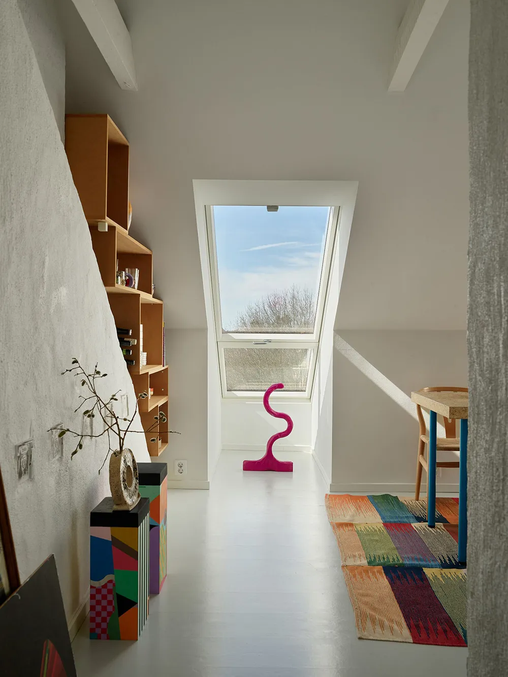 Уютная маленькая мансарда в Стокгольме с красочной мебелью (42 кв. м) - Gallery image 14