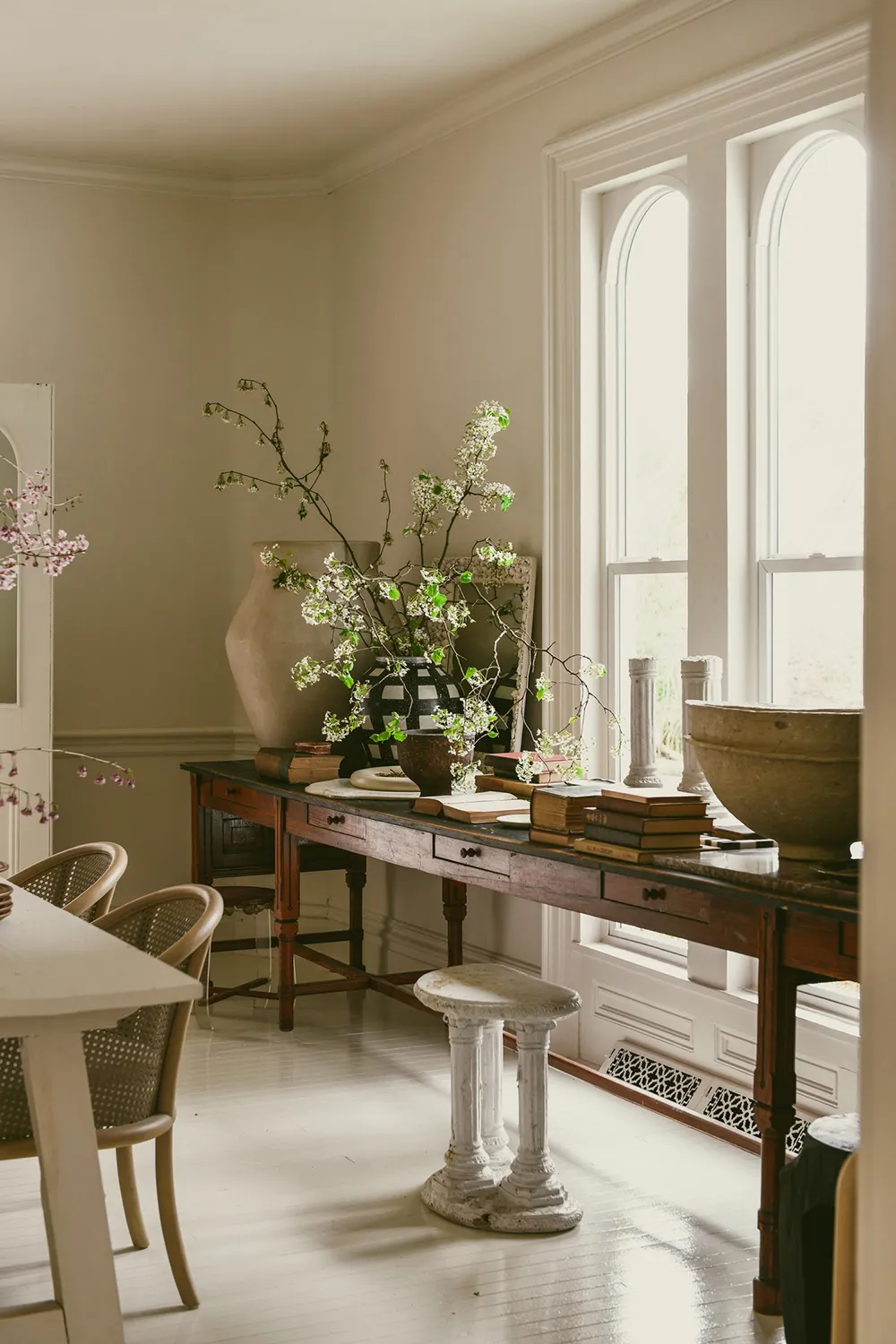 Beauty of Vintage Decor and White Tones in the Design of a Historic Priest's House in the USA - 12
