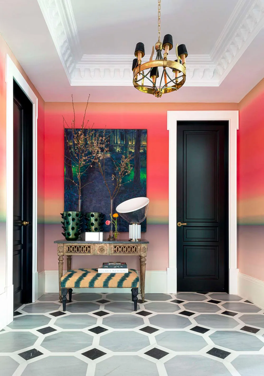 Mutiges Kunstwerk und reichhaltiger dekorativer Stil: Wohnung eines Designers in Madrid - Gallery image 1