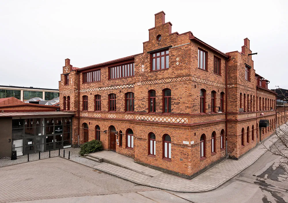 Atmospheric Gamma and Interesting Wall Decor in Swedish Apartment Design - Gallery image 1