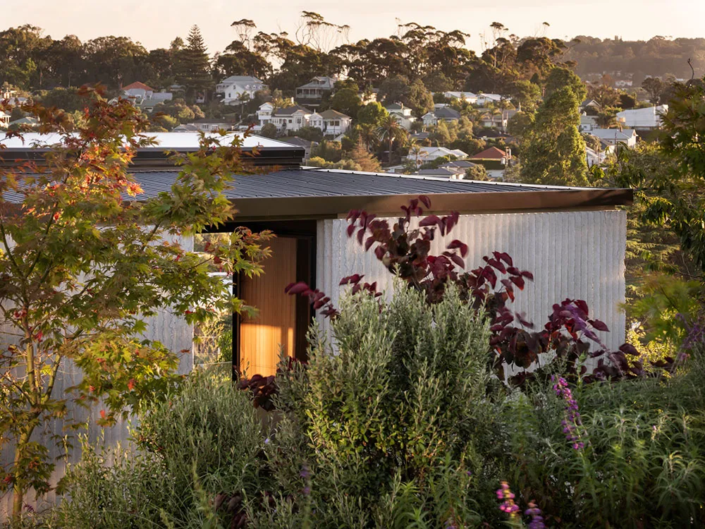 Kleines modernes Haus auf einem Hügel in Neuseeland - Gallery image 23