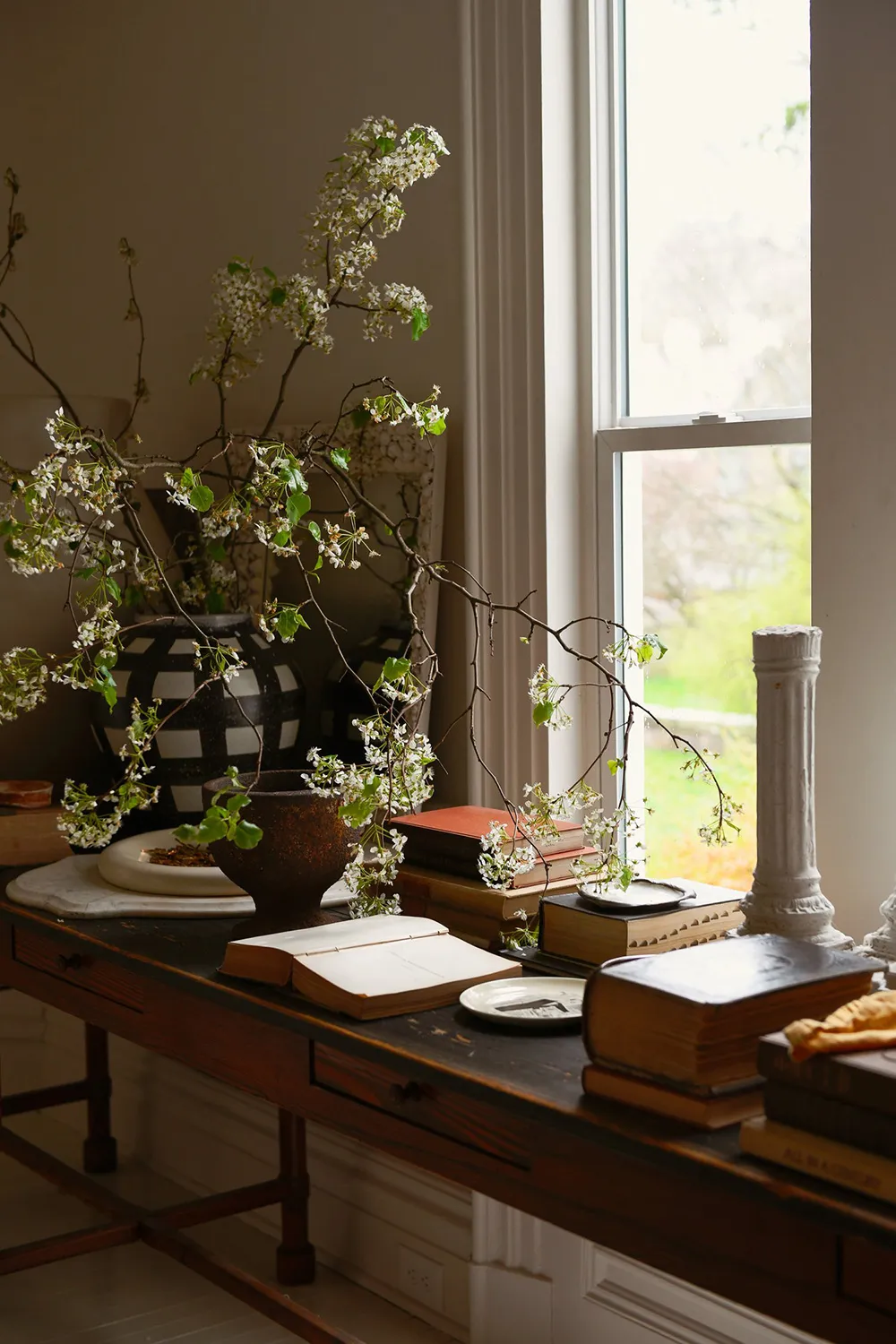 Beauty of Vintage Decor and White Tones in the Design of a Historic Priest's House in the USA - 16
