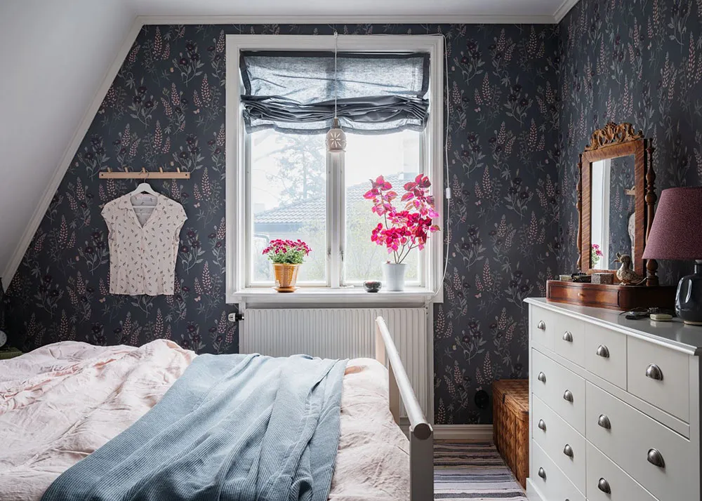 Очаровательная желтая дача с синей кухней в Швеции - Gallery image 27